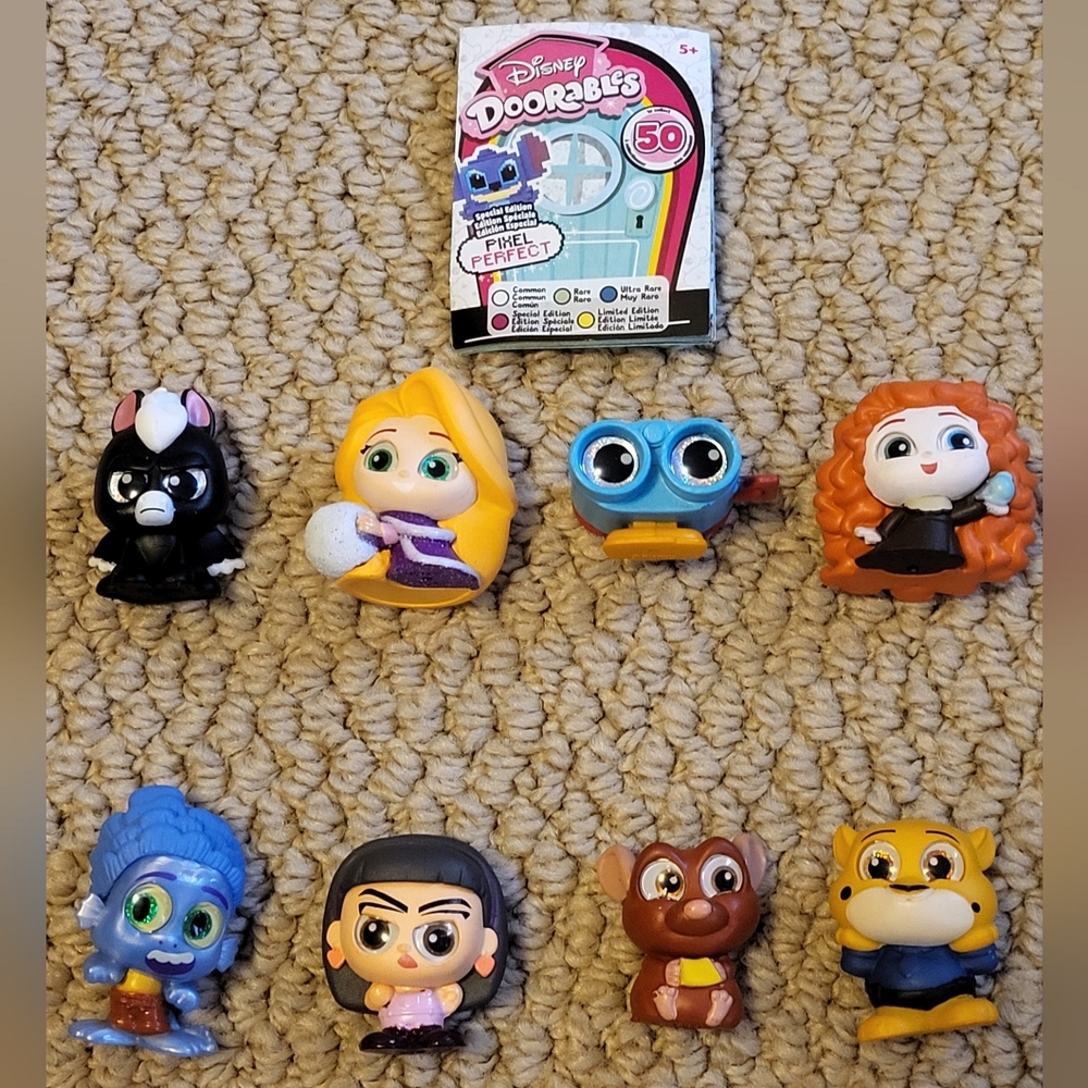 8 Disney Doorables Colourful Character Set